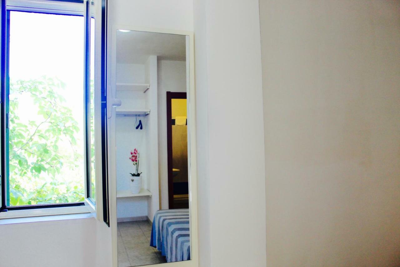Villaggio Club Baia Di Paradiso Весте Екстериор снимка